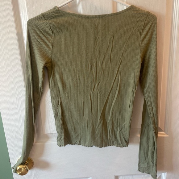 Stretchy long top - Picture 2 of 2